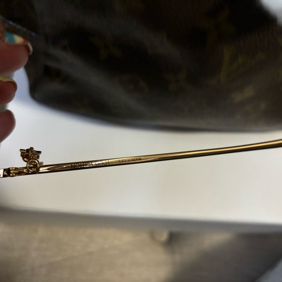 Louis Vuitton Charm Square Sunglasses - Picture 10 of 11